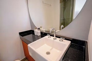 Bathroom - DOMINGO DE MORAES 1008 (São Paulo)