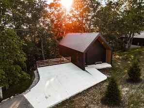 Exterior - Birch at Arcadia Hills | Luxury Couples Cabin (New Plymouth)