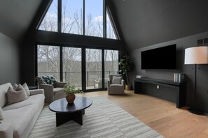 Télévision, cheminée