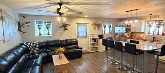 4 bd, 2 ba Cabin at Lake Rathbun. Sleeps 11. Less than a mile from lake.