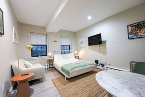 Ferros/tábuas de passar roupa, Wi-Fi, roupa de cama