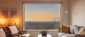 The Hudson Lookout: A Modern Watchtower w/ Sauna and Mountaintop Views