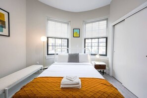 Iron/ironing board, WiFi, bed sheets - Vibrant Studio | Prudential Area (Boston)