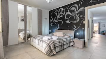 2 bedrooms, desk, soundproofing, iron/ironing board