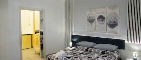 2 bedrooms, desk, soundproofing, iron/ironing board