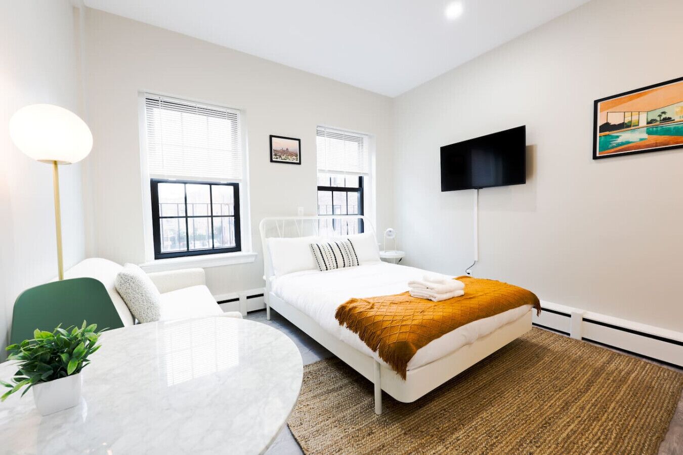 Iron/ironing board, WiFi, bed sheets