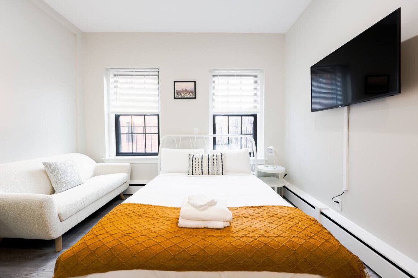 مكواة/لوح كي وواي فاي وملاءات أسرّة