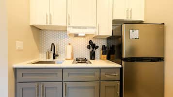 Oven, stovetop, coffee/tea maker, toaster