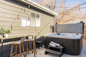 Baignoire à remous extérieure