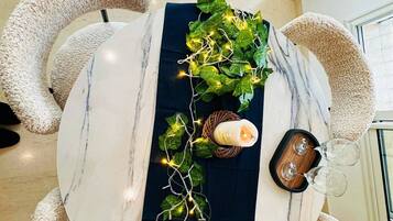 Apartment, 1 Bedroom, Smoking, Balcony | Dining