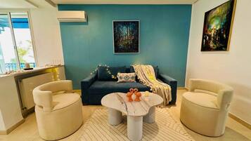 Apartment, 1 Bedroom, Smoking, Balcony | Living area