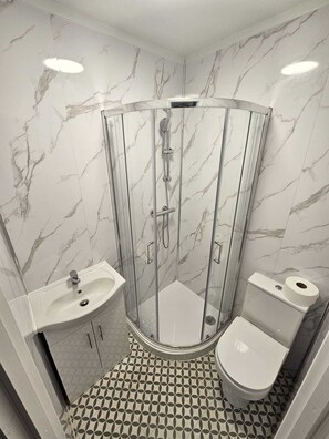 Bathroom - Ensuite Rooms Near Heathrow (Harmondsworth)