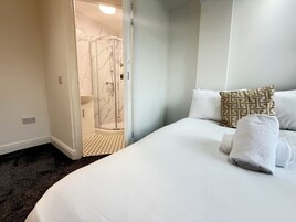 Classic Double Room, Non Smoking, Private Bathroom