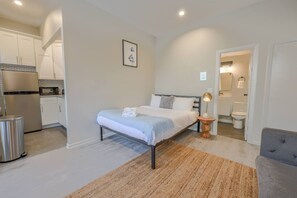 Interior - Stunning Back Bay Studio Apartment (Boston)