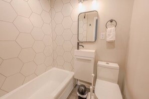 Hair dryer - Light-filled Studio | Back Bay (Boston)