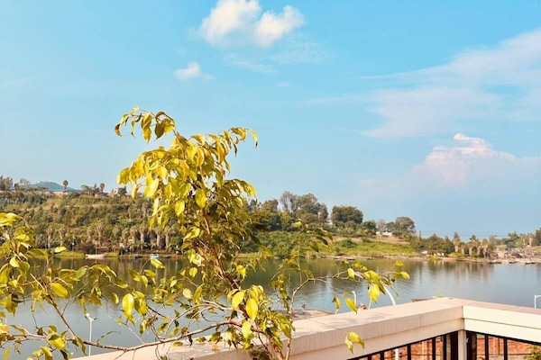 Deluxe Apartment, Balcony, Beach View | Terrace/patio