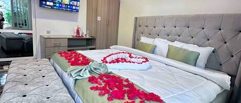 Leilighet – superior, balkong, strandutsikt | Safe på rommet, skrivebord, blendingsgardiner og lydisolert