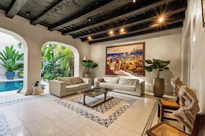 Interior - Luxury 5BR Mansion In The Walled City With Maid And Staff (Cartagena de Indias)