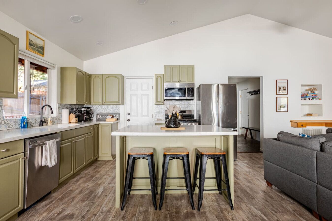 Fridge, microwave, oven, dishwasher