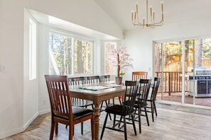 Dining - Walk to Snow Summit Cabin • Hot Tub • Arcade (Big Bear Lake)