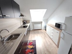 Mikrobølgeovn, ovn, kogeplade, opvaskemaskine