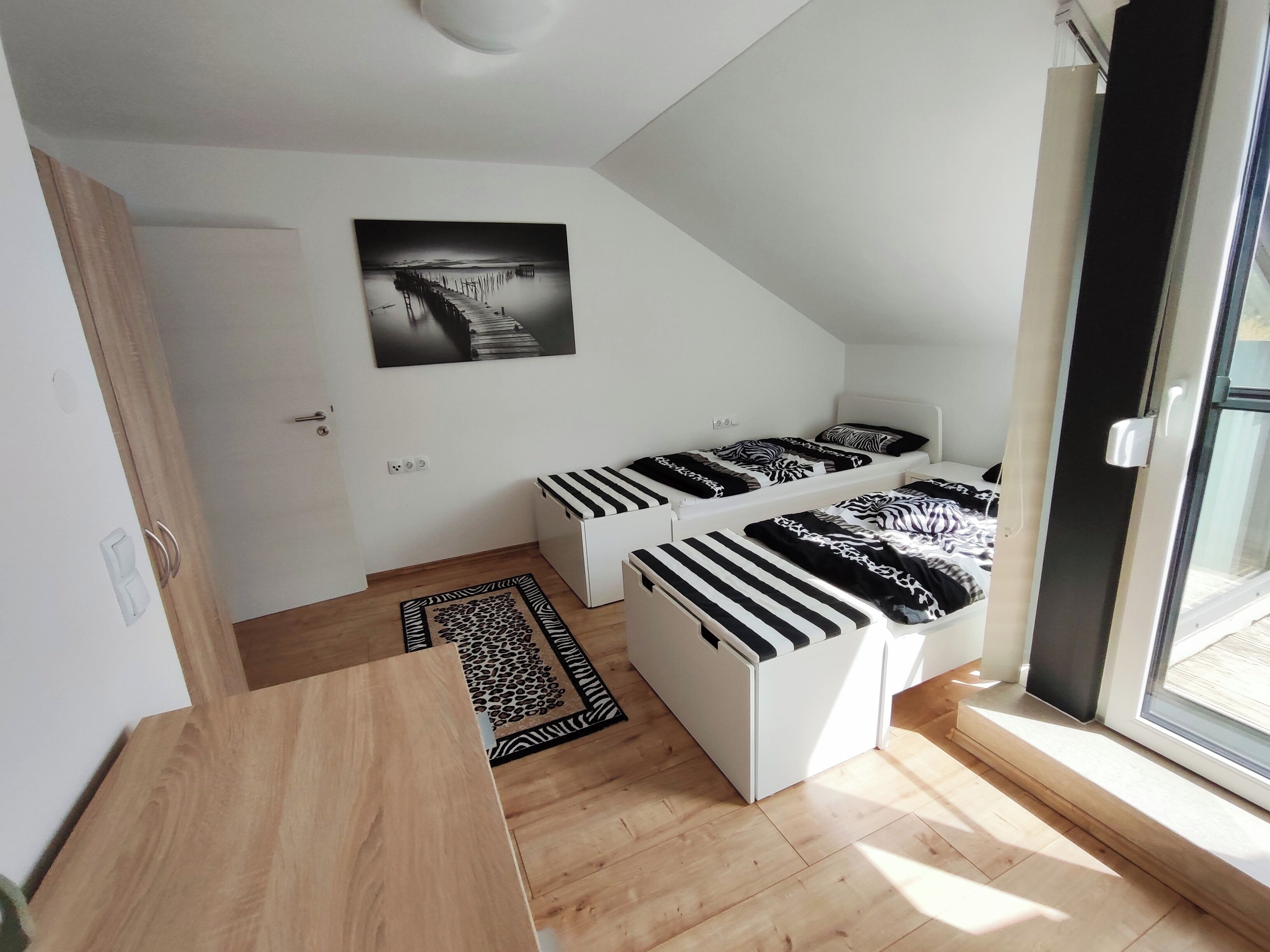 Internet, bed sheets