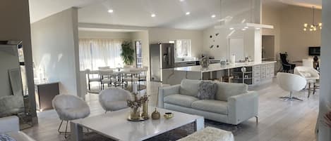 TV, fireplace, stereo