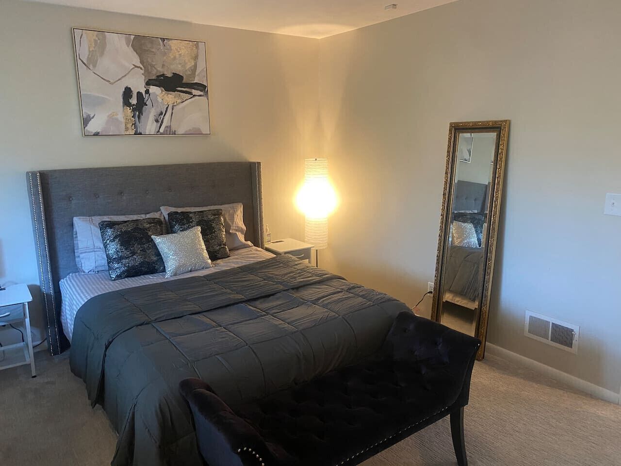 Desk, iron/ironing board, WiFi, bed sheets