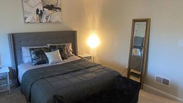 Desk, iron/ironing board, WiFi, bed sheets
