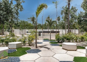 المنطقة المحيطة بالمنشأة