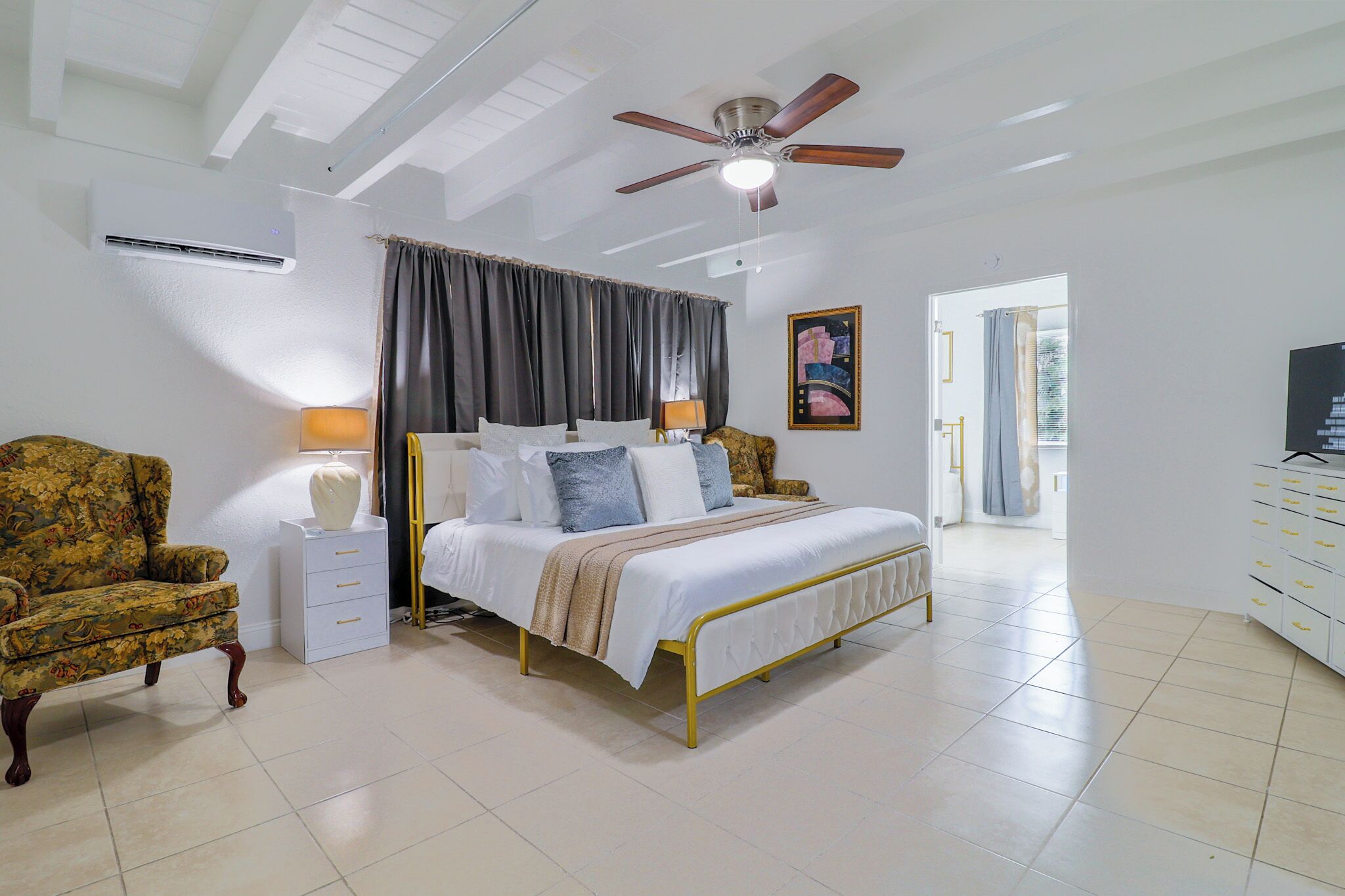 5 bedrooms, iron/ironing board, travel crib, WiFi