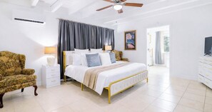 5 habitaciones, escritorio y tabla de planchar con plancha 