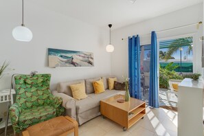 TV - 'Aloe Dunas 3 Correcto' with Shared Pool, Shared Terrace and Wi-Fi (Maspalomas)