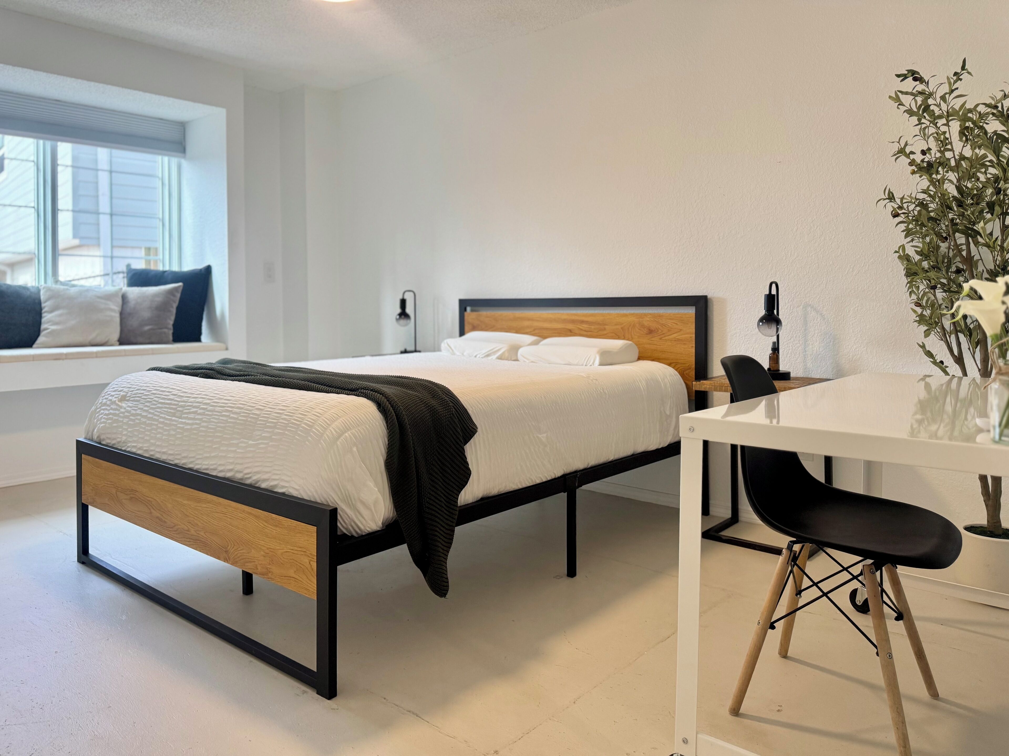 2 makuuhuonetta, työpöytä, silitysrauta/-lauta, ilmainen Wi-Fi