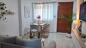 Dining - Relax Department 🏡 Ideal for Families and Long Term Stay (Los Olivos)