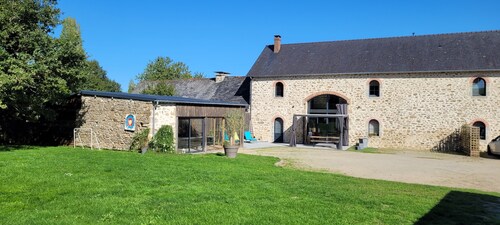 A LA CROISEE DES CHEMINS 4-star self-catering cottage 800m from the village