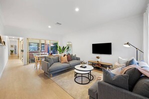 Books - Thebarton Escape Heritage Charm and Modern Comfort (Thebarton)