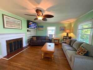 TV - Sleeps 18. Downtown - One Level Home - Short Walk To Beach (Ocean City)