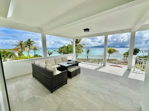 Bayview Resort, Blowing Point BEACHFRONT Villa with Stunning St. Maarten Views. 