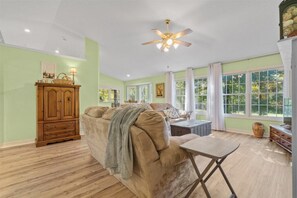 TV - 18842 - 22 Hendaye Way (Hot Springs Village)
