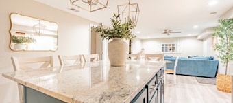 Spacious Lower-Level Retreat - Modern & Comfortable