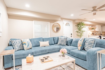 Spacious Lower-Level Retreat - Modern & Comfortable