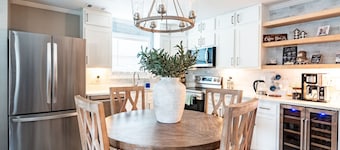 Charming Detached 1BR w/ Fenced Yard & Luxury Finishes