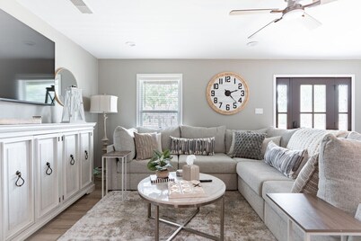 7-Bedroom Lakeside Estate w/ Pond, Gazebo & Game Rooms — Sleeps 20+