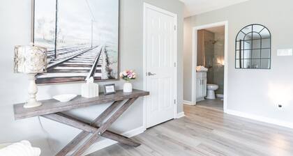 7-Bedroom Lakeside Estate w/ Pond, Gazebo & Game Rooms — Sleeps 20+