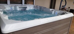 Outdoor spa tub - 18-962 - 62 Elcano Drive (Hot Springs Village)