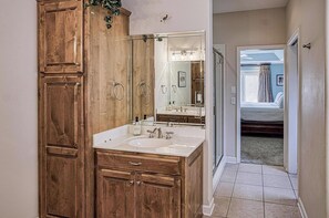 Towels - 18-962 - 62 Elcano Drive (Hot Springs Village)