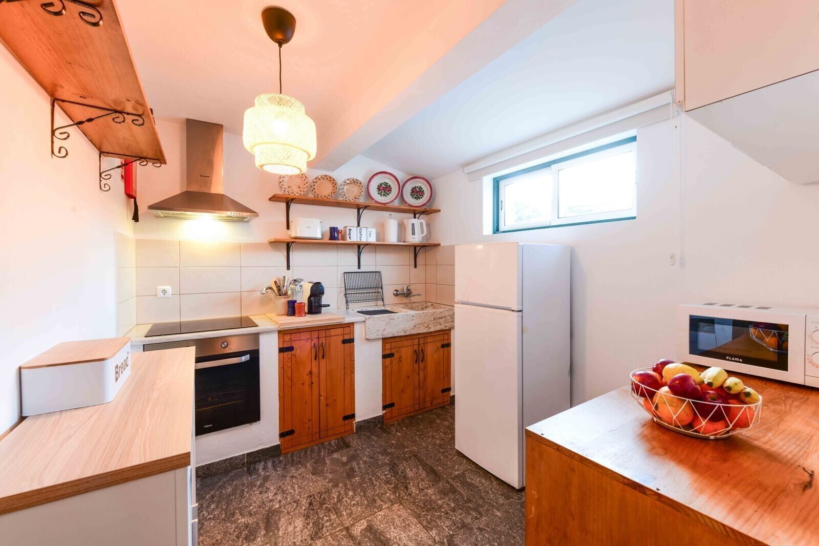 Refrigerador, microondas, horno, placa de cocina