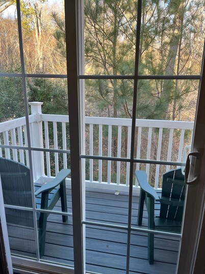 Kings Creek Estates offering spacious 2 bedroom villa in Williamsburg, VA