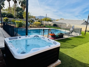 Piscine extérieure, piscine chauffée